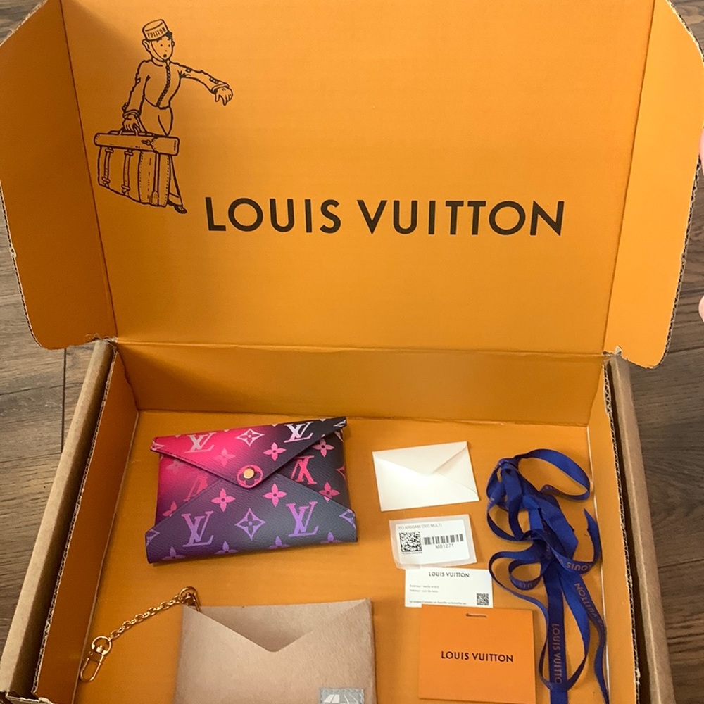 Louis Vuitton NWT Medium Kirigami Pouch